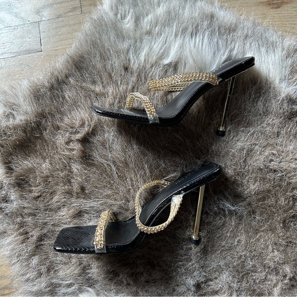 Simmi London Jessy Mules With Chain Detail - Black and Gold - US 11 (UK 9) - NEW - Picture 3 of 6